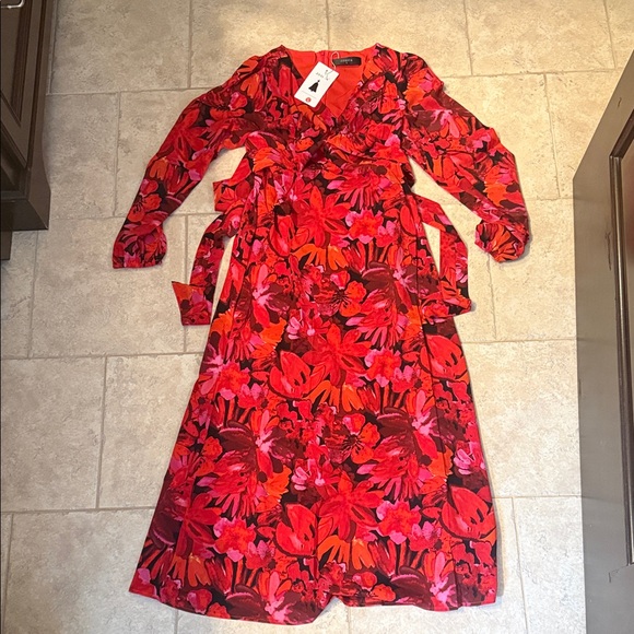 Vibrant Floral Long Sleeve Maxi Dress - Picture 2 of 9
